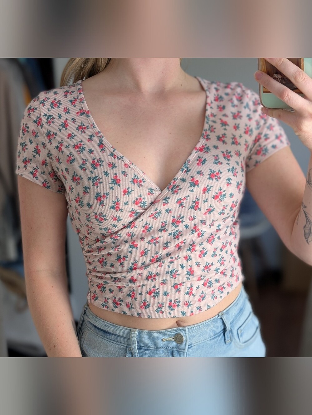 SHEIN Pink Floral Wrap Crop Top XS